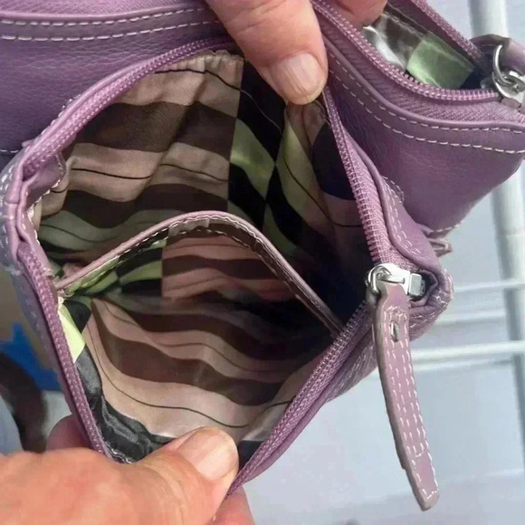 Tignanello Leather Crossbody Bag/Organizer. Lavender - Picture 11 of 11